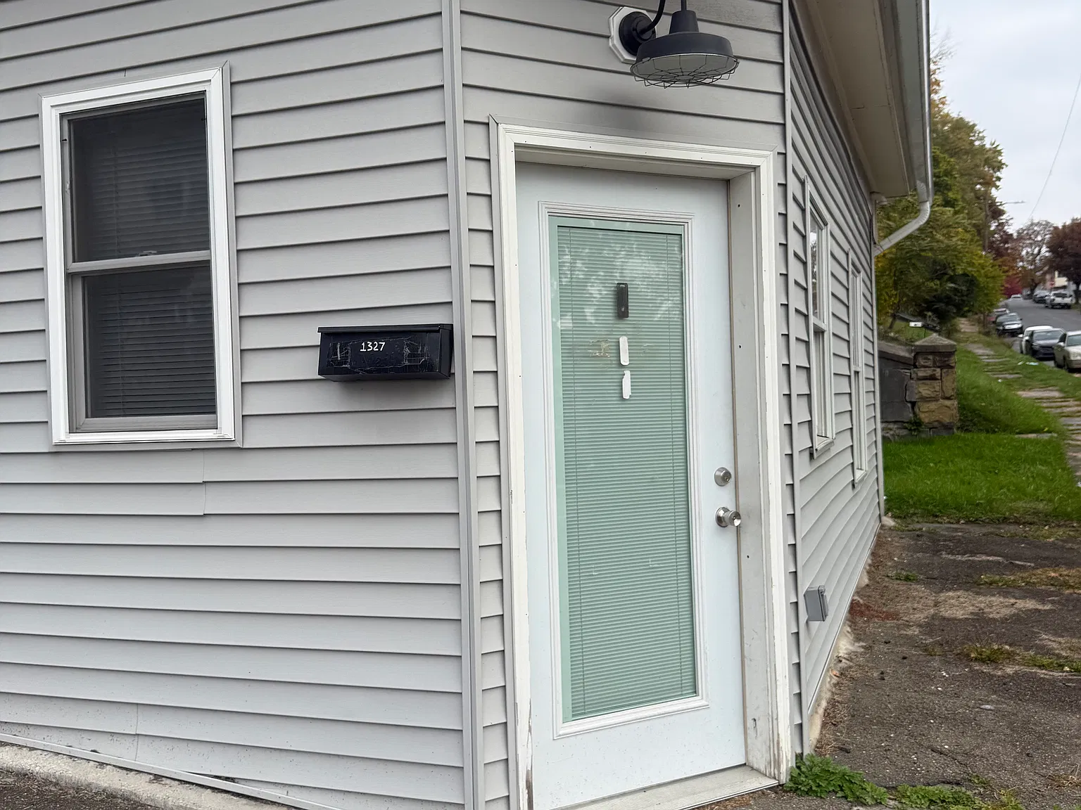 2 bed, 1000 sqft, $1,200 — Photo 2