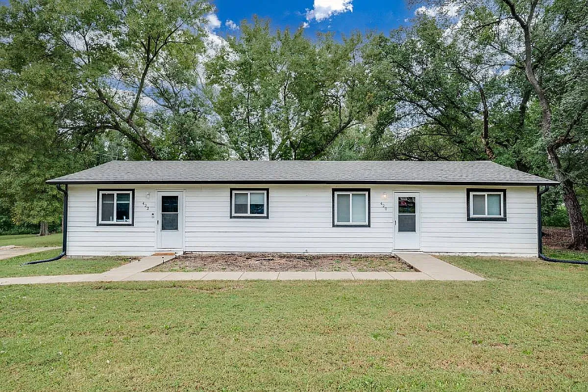 2 bed, 675 sqft, $1,000 — Photo 1