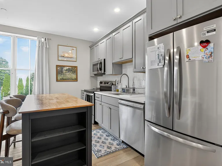 6712 Ridge Ave #203 — Photo 7