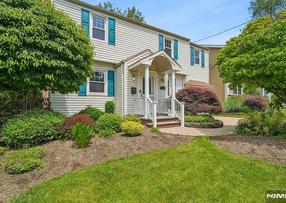 1st image of 288 Wales Avenue