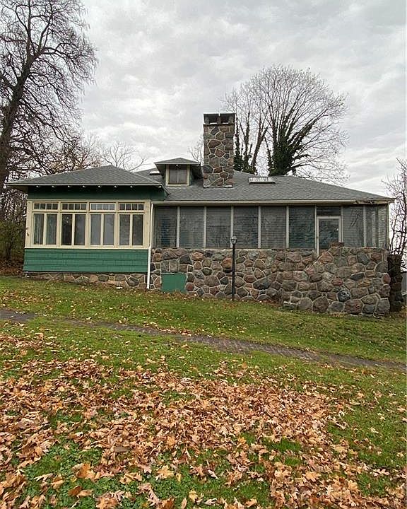 1st image of 1103 Oak St
