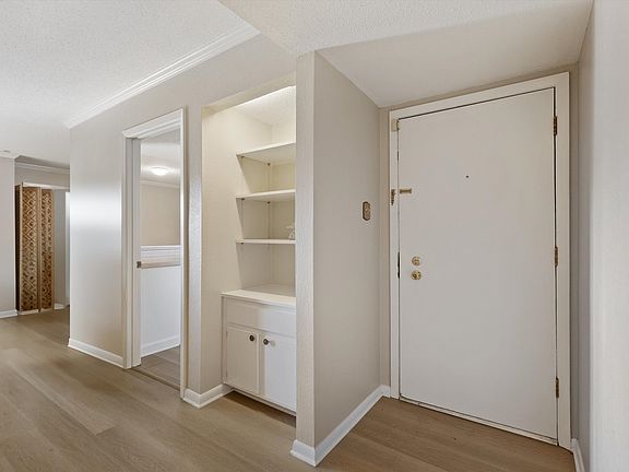 3rd image of 4749 Oakbrook Ct