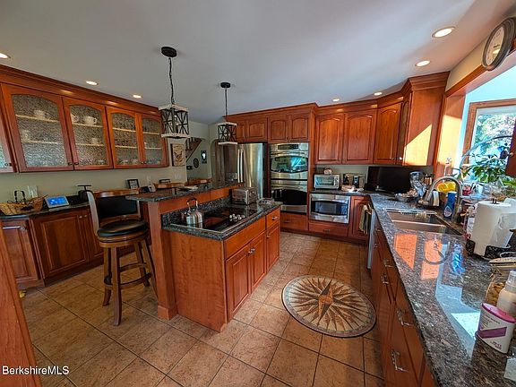 4th image of 5 McKinley St