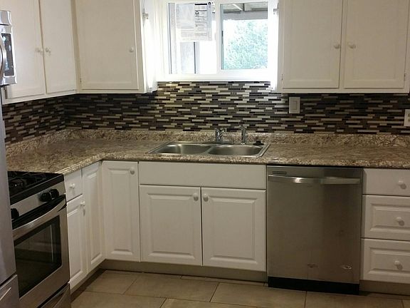 5th image of 1823 Madeira Dr NE