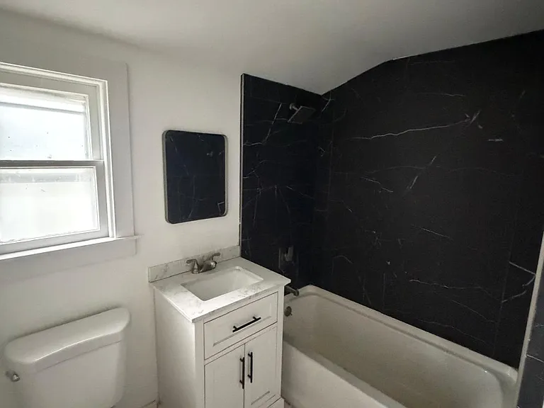 1419 Hiawatha Ave — Photo 3