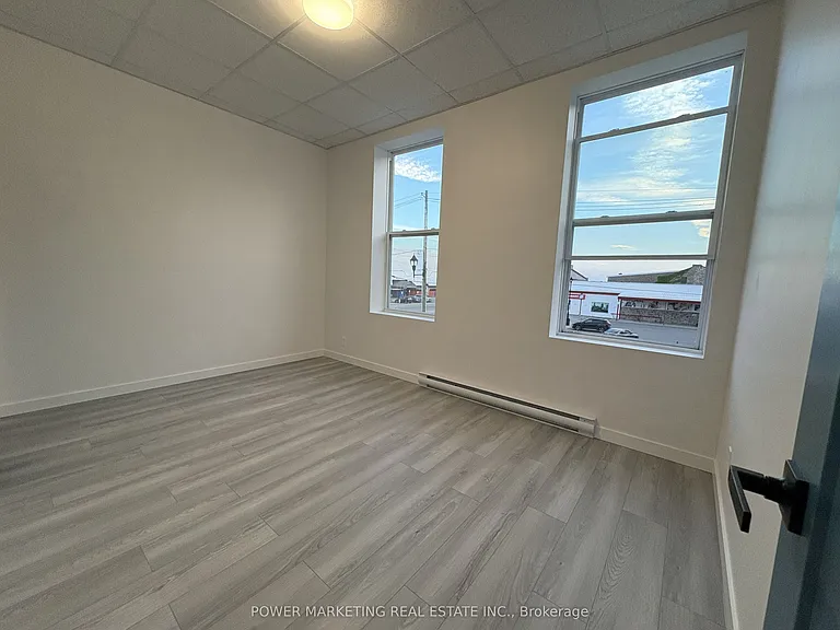 199 King St W #1 — Photo 9