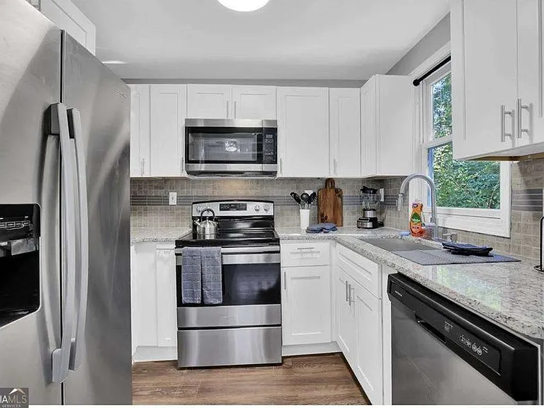 3162 Oakdale Rd — Photo 12