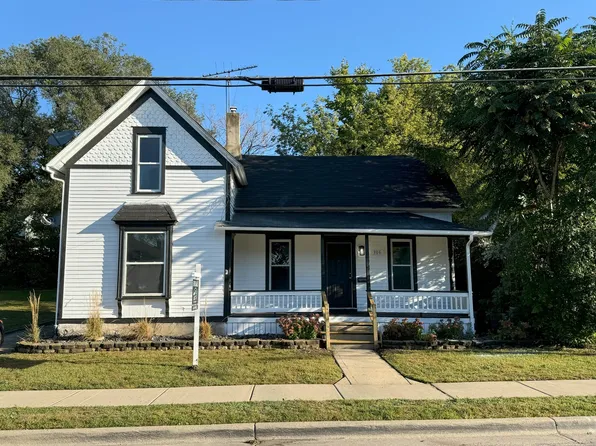 306 Ann St, Elgin, IL 60120