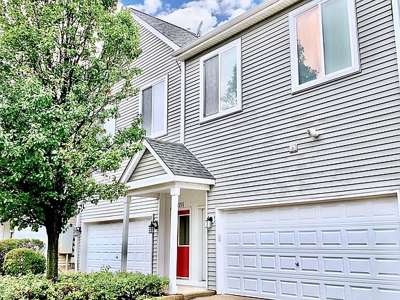 2nd image of 1711 Town Center St #1711