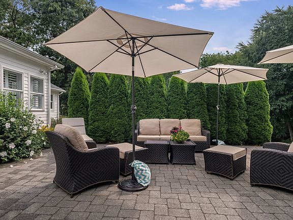 33 Yankee Peddler Path