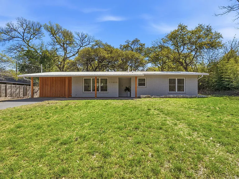 11805 Pollyanna Ave — Photo 2