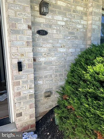 2 bed, 1100 sqft, $2,000 — Photo 2
