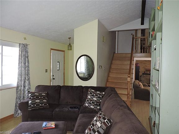 3rd image of 14389 Broadwood Dr