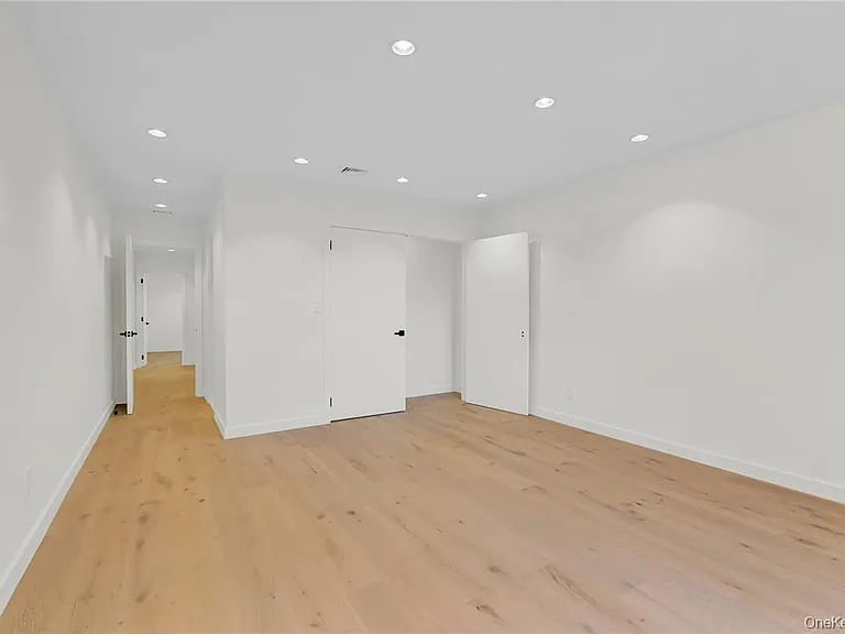225 Hilltop St — Photo 25