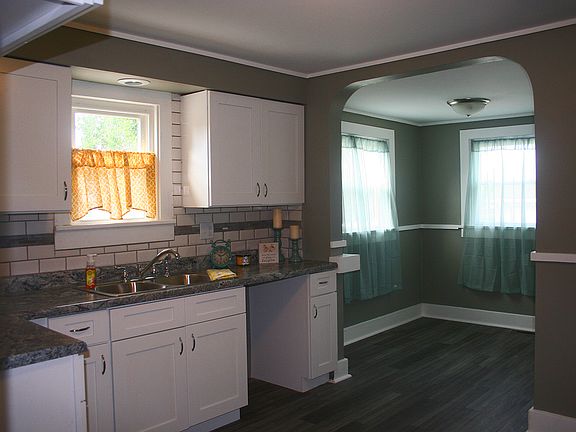 3rd image of 901 Cory St