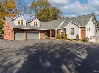 2420 Kuri Ln, Howell, MI 48843