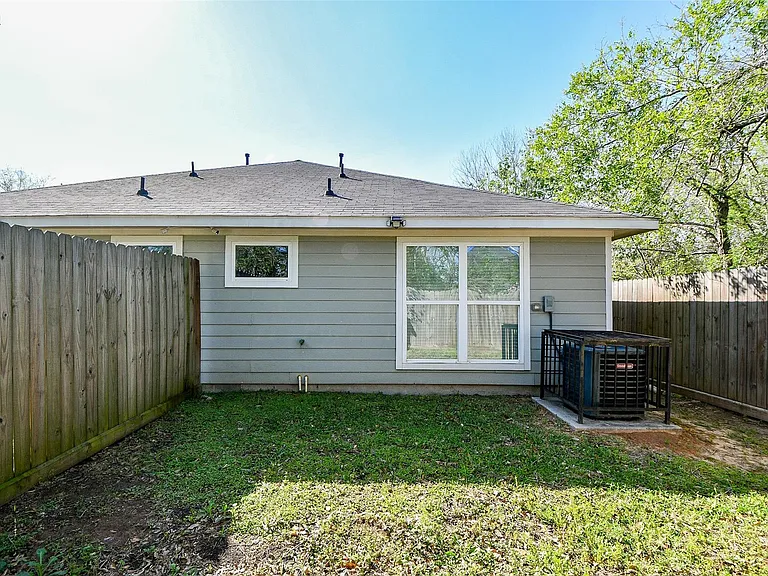 6747 England St #A — Photo 31
