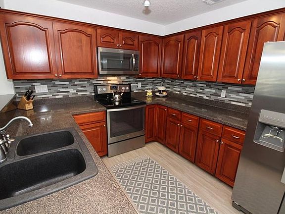 3rd image of 317 Goldstone Pl
