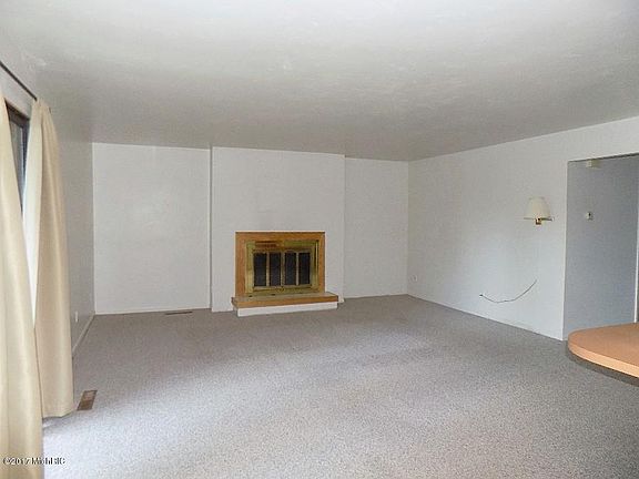 5th image of 300 Farington Blvd APT 8