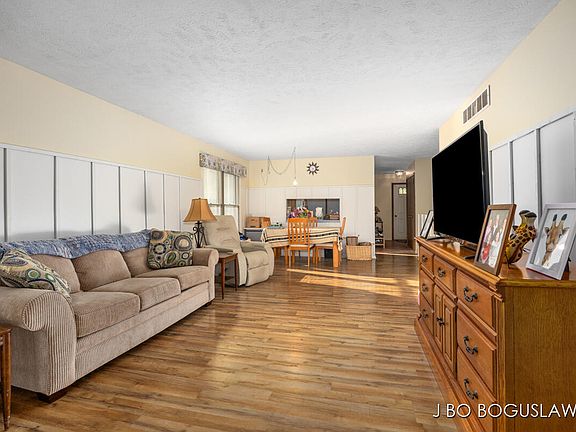 5th image of 2165 Remington Way NE #176