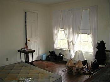 5th image of 2227 Warrenton Way