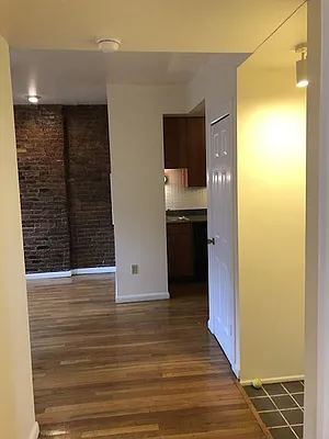 Rented by Perry Associates NYC Inc | media 15