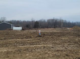 13215 Countryclub Dr, Linden, MI 48451