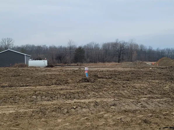 13215 Countryclub Dr, Linden, MI 48451