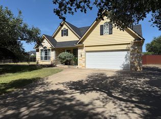 1300 Salado Oaks Dr, Salado, TX 76571