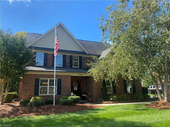 108 Glen Brooke Ln, King, NC 27021