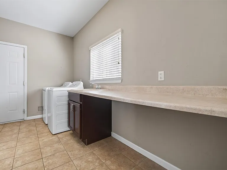699 Bay Pointe Dr — Photo 20