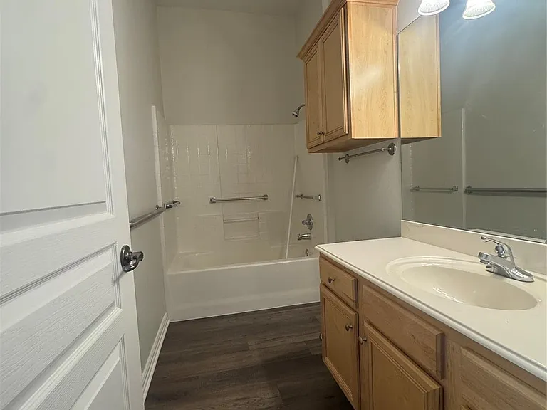 1010 Teresa Ct — Photo 6