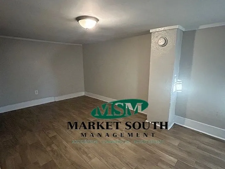 31 E 404 — Photo 10