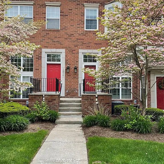 1572 Maryland Club Dr — Photo 2