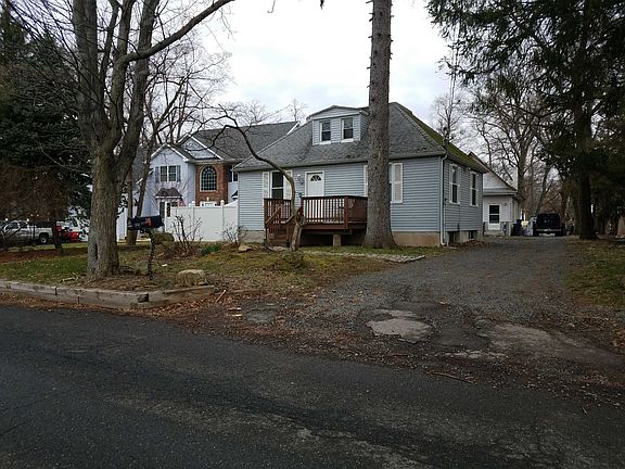 3rd image of 341 Hazelwood Pl