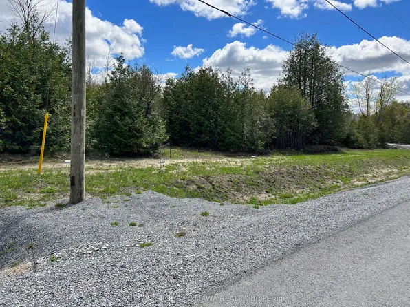 6256 Nick Adams Rd, Ottawa, ON K4P 1H2