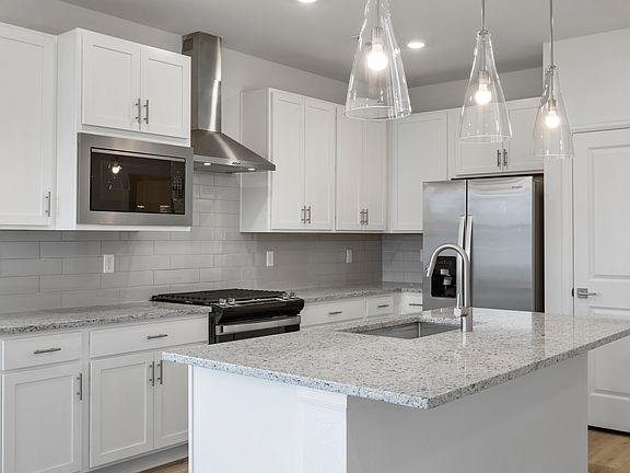 4th image of 1817 Zephyr Rd