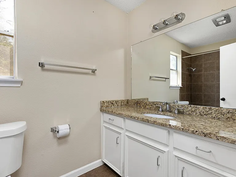 2413 La Casa Dr #B — Photo 10