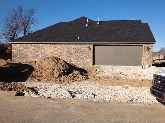 2nd image of 1600 W Kelley Dr