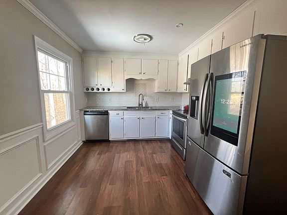 5th image of 222 Oakdale Ave