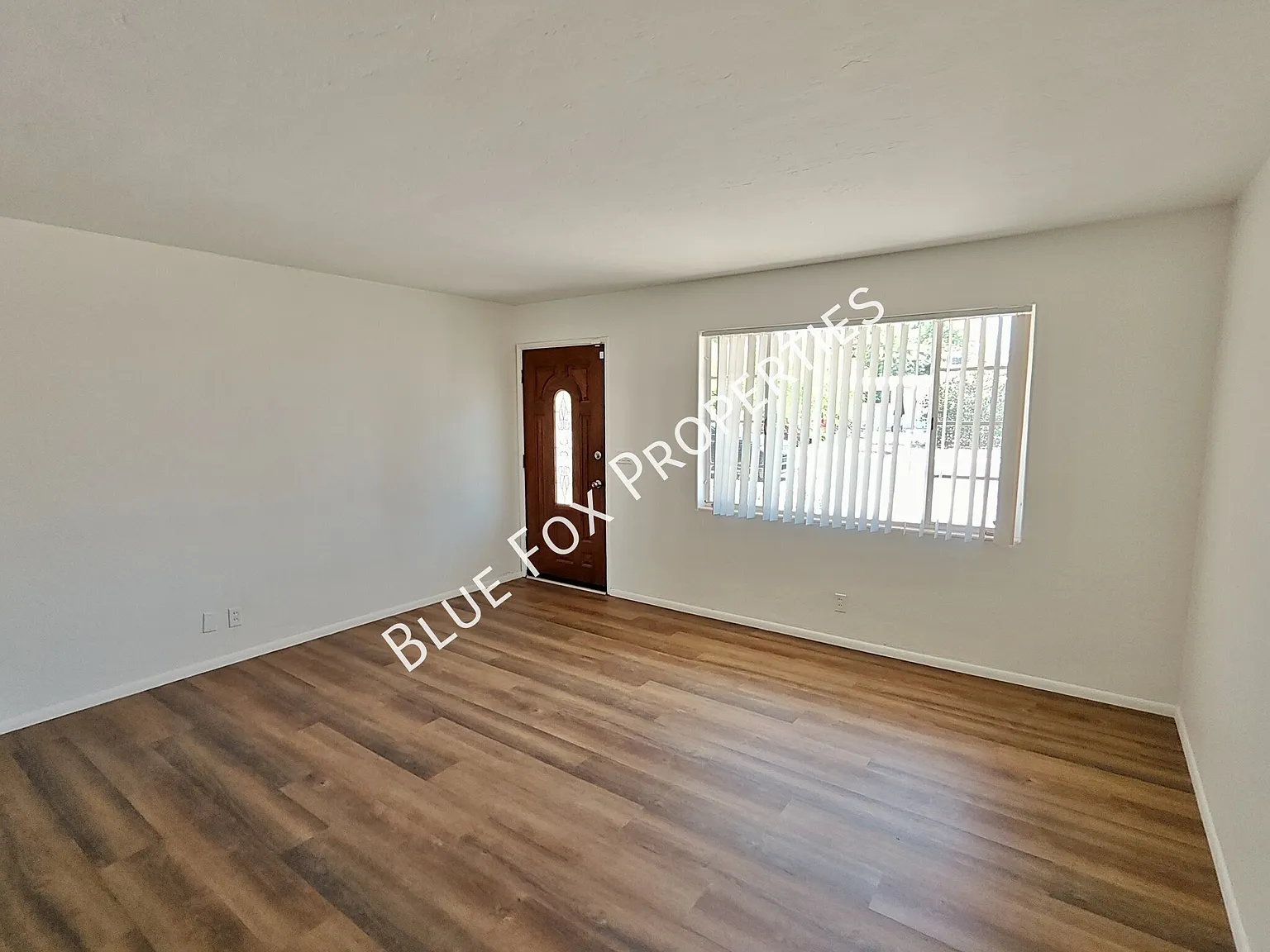 3857 East Edison Place — Photo 2