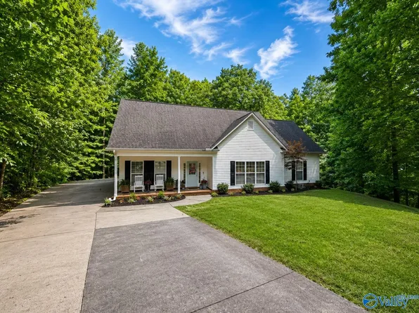 108 Sparks St, Trinity, AL 35673