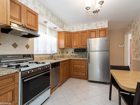 5th image of 3120 W Jarlath St