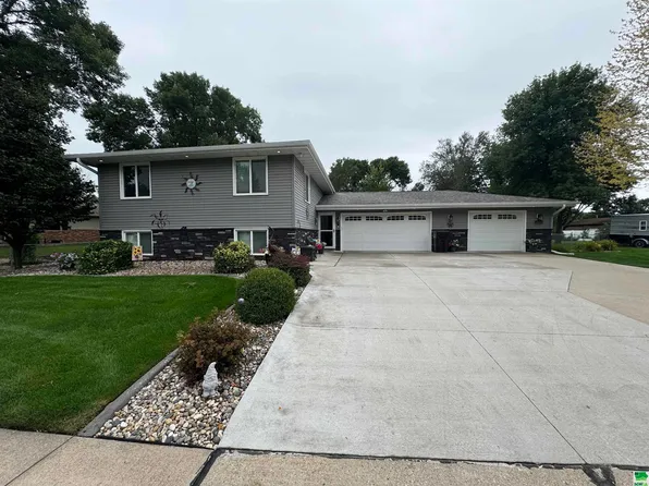 2614 Wilde St, Sergeant Bluff, IA 51054