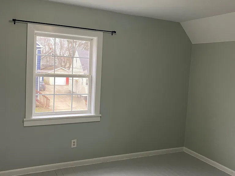 1010 Sawyer Ave — Photo 12