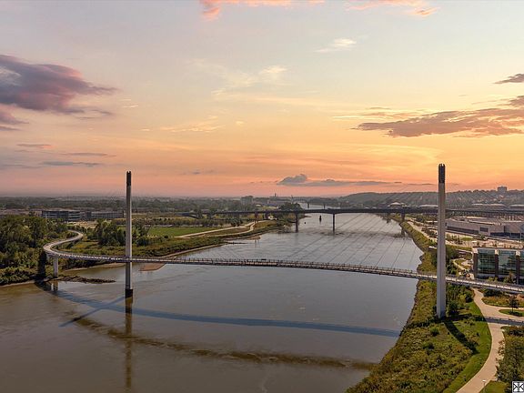 3rd image of 444 Riverfront Plz APT 506