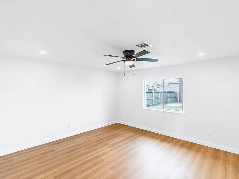 318 Willoughby Dr — Photo 19