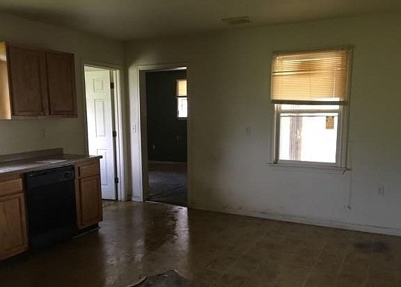 3rd image of 2338 Independence St