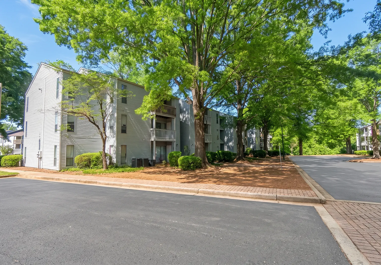 Vista Commons Apartments — Photo 1