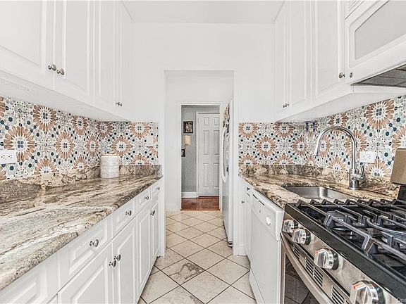 5th image of 750 Kappock St APT 409